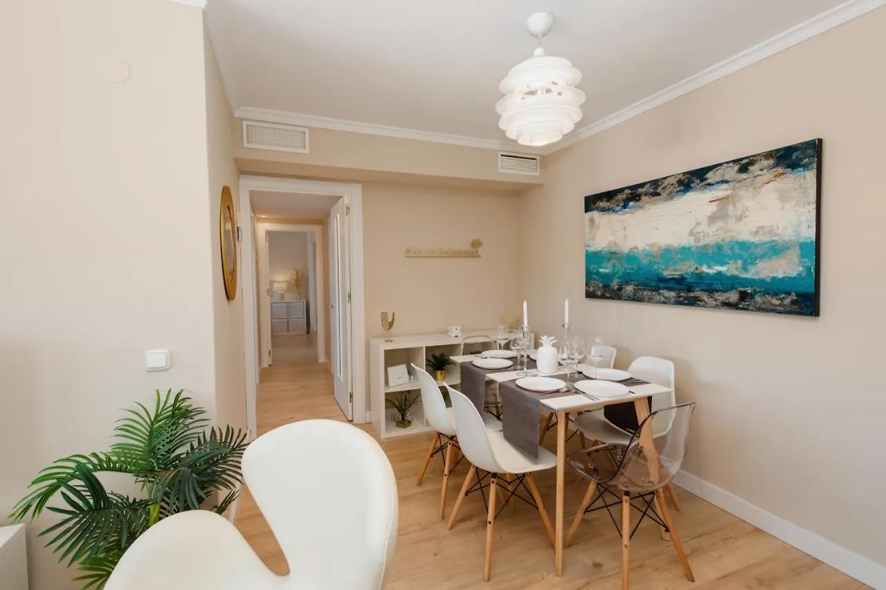 In The Historic Center Of Malaga, Very Close To The Beach And The Ave Train Station, With Private Parking スペイン
