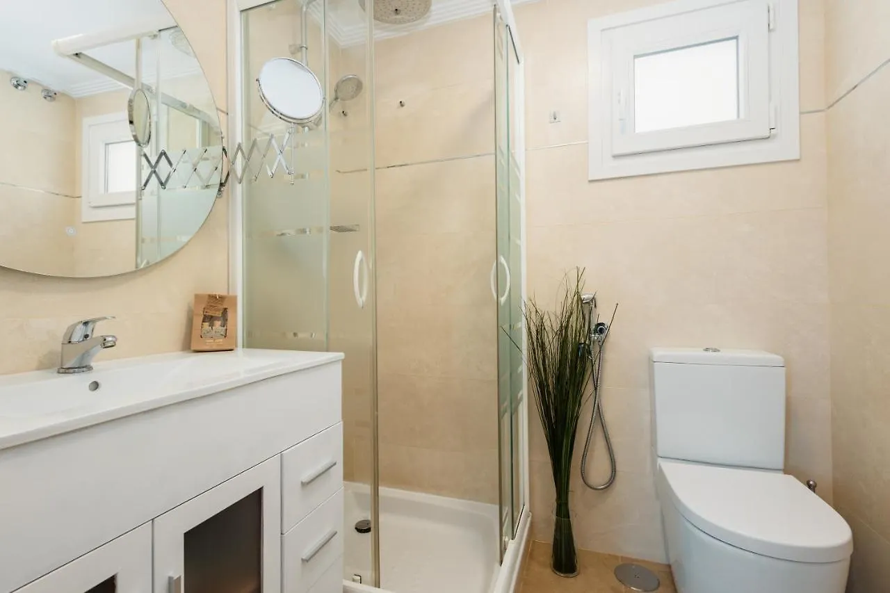 アパート In The Historic Center Of Malaga, Very Close To The Beach And The Ave Train Station, With Private Parking
