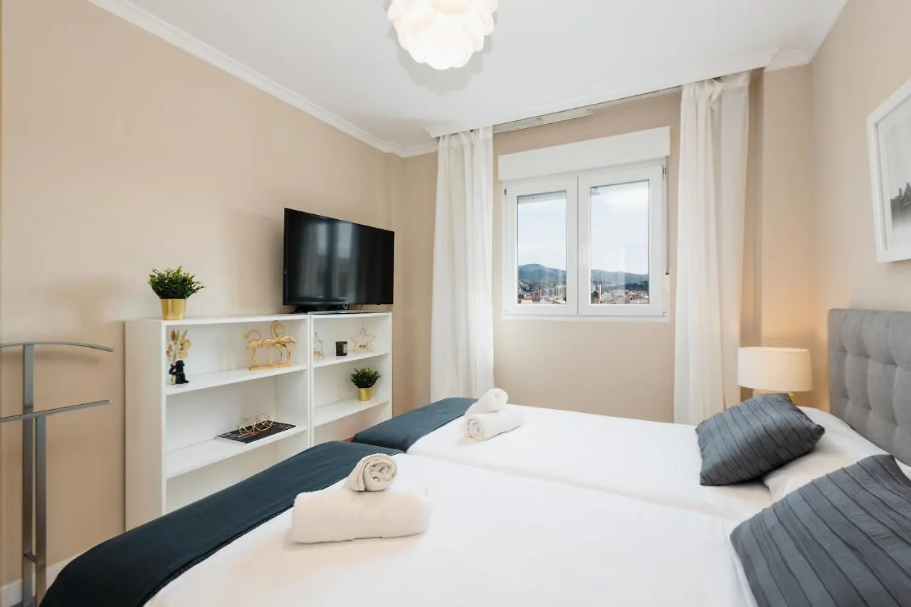 アパート In The Historic Center Of Malaga, Very Close To The Beach And The Ave Train Station, With Private Parking