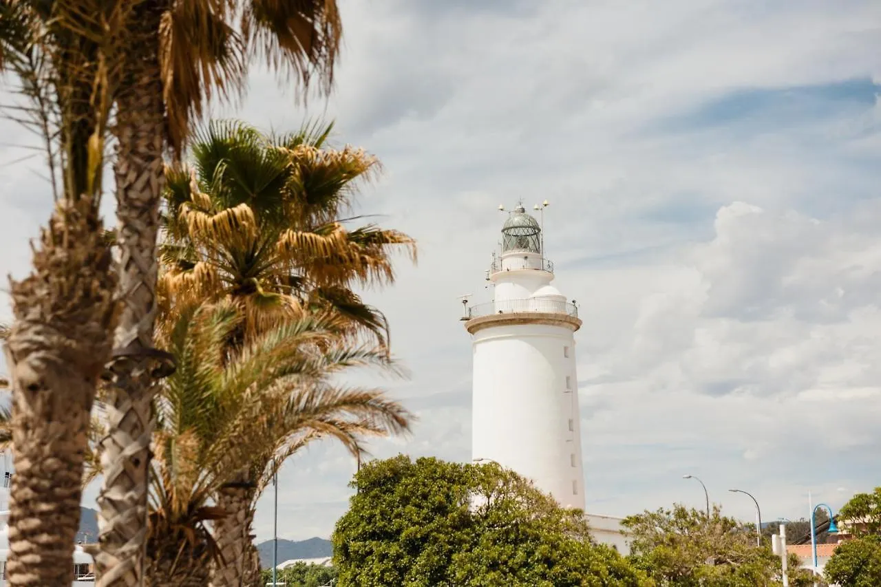 In The Historic Center Of Malaga, Very Close To The Beach And The Ave Train Station, With Private Parking 0*, マラガ スペイン