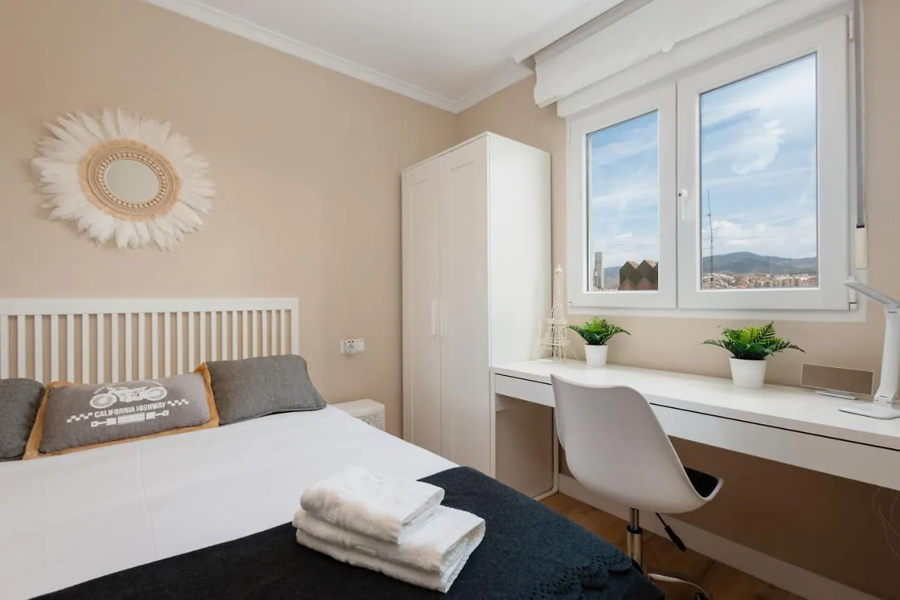 In The Historic Center Of Malaga, Very Close To The Beach And The Ave Train Station, With Private Parking 0*, Малага Испания