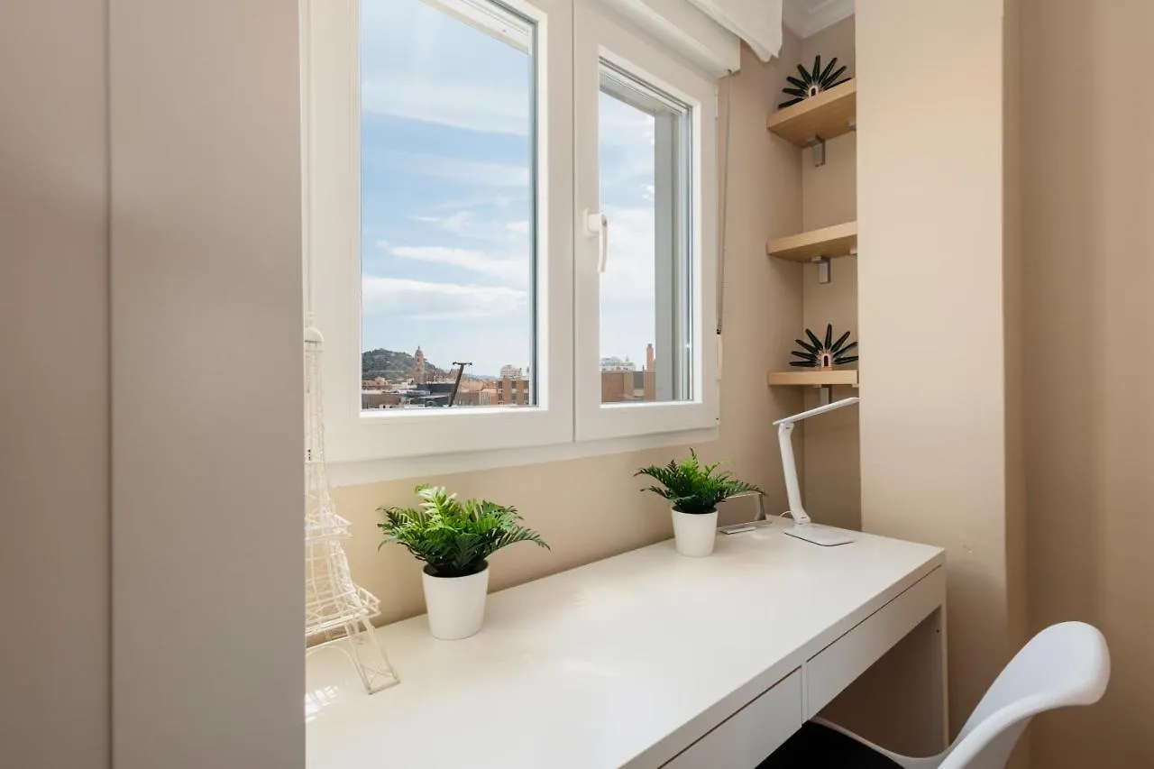In The Historic Center Of Malaga, Very Close To The Beach And The Ave Train Station, With Private Parking Малага