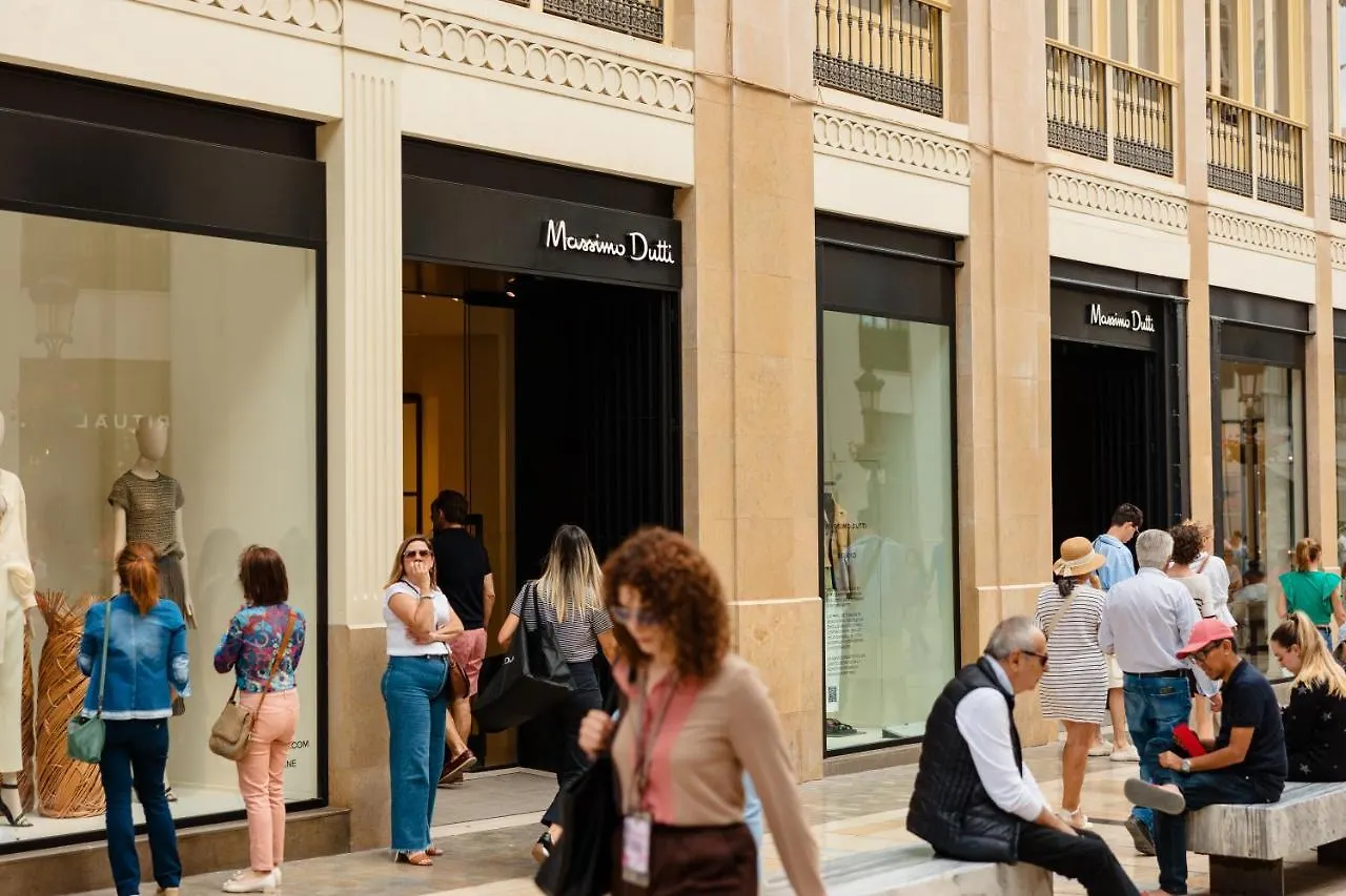 In The Historic Center Of Malaga, Very Close To The Beach And The Ave Train Station, With Private Parking 0*, Малага