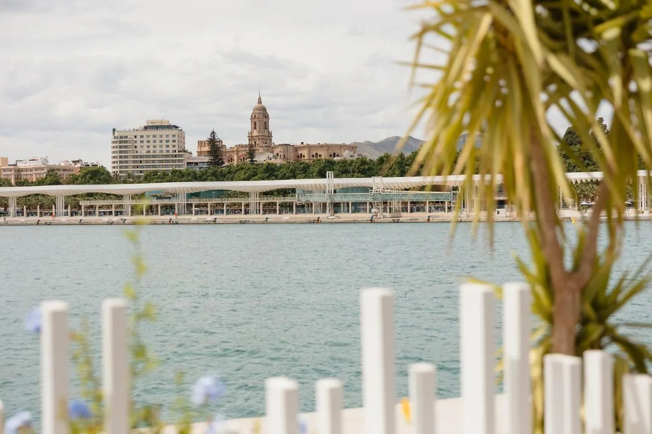 In The Historic Center Of Malaga, Very Close To The Beach And The Ave Train Station, With Private Parking Апартаменты