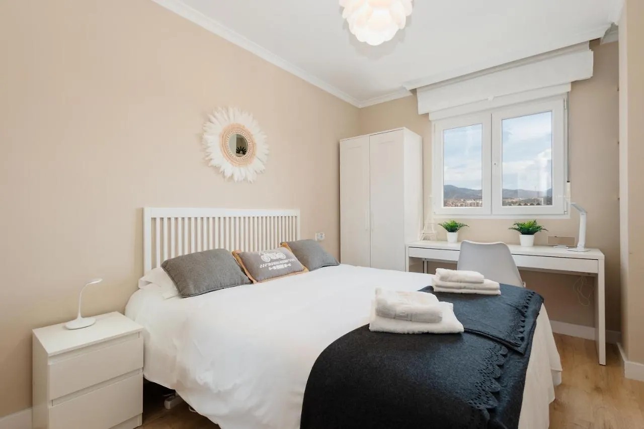 In The Historic Center Of Malaga, Very Close To The Beach And The Ave Train Station, With Private Parking Апартаменты Малага